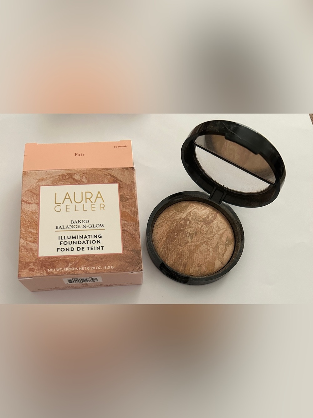 Laura Geller Balance-N-Glow Baked Illuminating Foundation - Fair - new in box